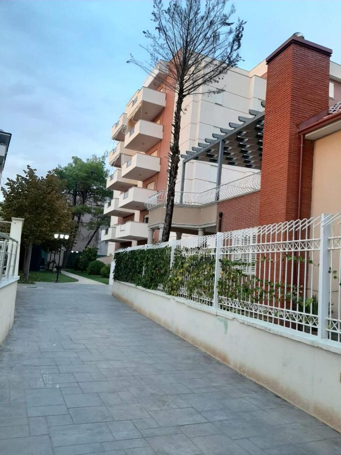 Milka Apartment Golem  Exterior foto